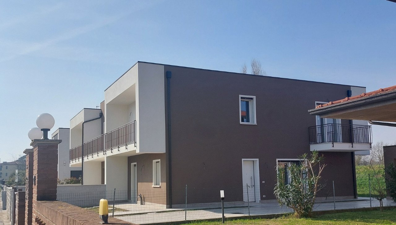 Three-family Villa Ferrara - photo 2