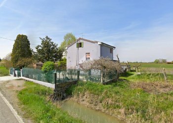 Independent house Via San Martin Carano, Mirandola - photo 1