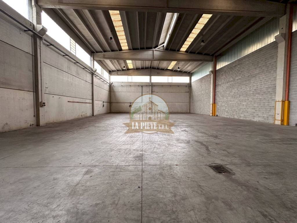 Interno non residenziale - Shed via Rana, Alessandria - photo 1