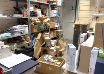 Interno - Negozio via Bonifacio Festaz, 70, Aosta - foto 4