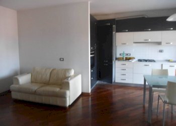 CUCINA - Appartamento via Ferrarese, 24, Bologna (zona Bolognina) - foto 8