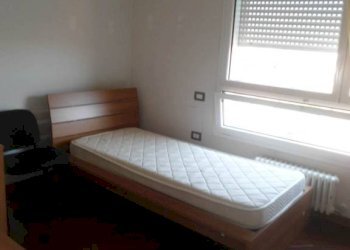 CAMERA - Appartamento via Ferrarese, 24, Bologna (zona Bolognina) - foto 13