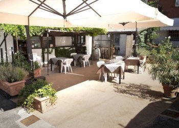 Giardino - Negozio piazza Castello, 14, Cigliè - foto 1