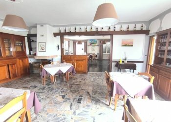 Salone - Negozio piazza Castello, 14, Cigliè - foto 10