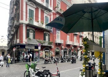 Locale Commerciale Via Basilio Puoti, Napoli (zona Montecalvario) - foto 3