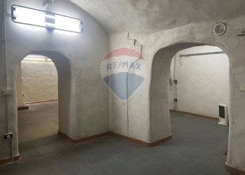 Locale Commerciale Via Basilio Puoti, Napoli (zona Montecalvario) - foto 20