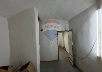 Locale Commerciale Via Basilio Puoti, Napoli (zona Montecalvario) - foto 27