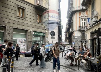 Locale Commerciale Via Basilio Puoti, Napoli (zona Montecalvario) - foto 30