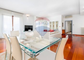 Attic via Clara Maffei, Bergamo - photo 6