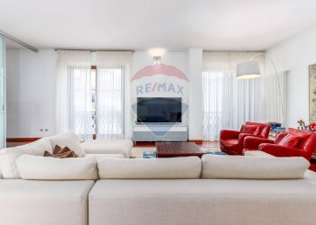 Attic via Clara Maffei, Bergamo - photo 9