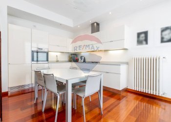 Attic via Clara Maffei, Bergamo - photo 11