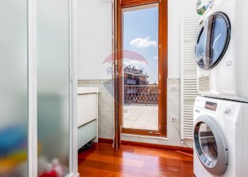 Attic via Clara Maffei, Bergamo - photo 19