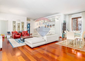 Attic via Clara Maffei, Bergamo - photo 1