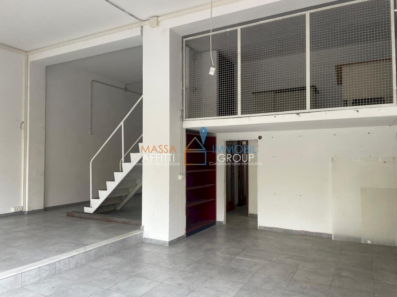 WhatsApp Image 2024-10-14 at 13.33.09 (1).jpeg - Commercial Premises Viale Stazione 15, Massa - photo 3