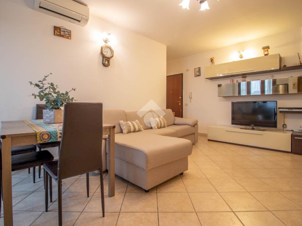 Three-room apartment Piazza della Libertà, Ravenna (neighborhood Castiglione di Ravenna) - photo 2