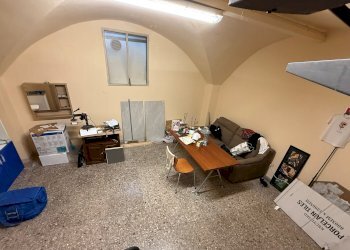 Shop piazza Galileo Galilei, 4, Bologna (neighborhood Centro Storico) - photo 7