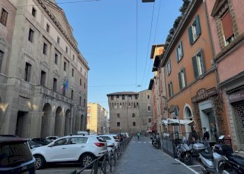 Shop piazza Galileo Galilei, 4, Bologna (neighborhood Centro Storico) - photo 16