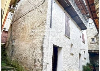 Facciata - Casa indipendente strada Comunale per Spoccia, Valle Cannobina - foto 2