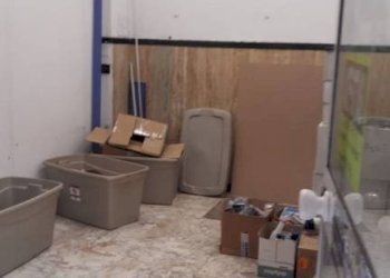 Interno non residenziale - Negozio via Giovanni Torti, 73, Genova (zona Marassi) - foto 2