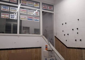 Interno non residenziale - Negozio via Giovanni Torti, 73, Genova (zona Marassi) - foto 6