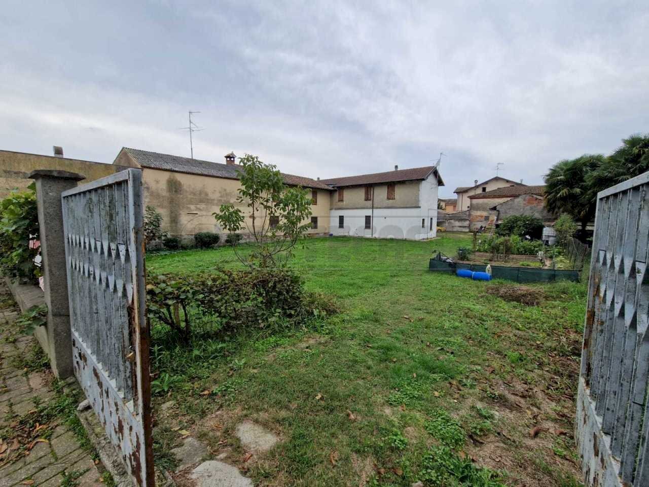 WhatsApp Image 2024-10-15 at 09.15.23.jpeg - Terreno edificabile Viale Europa, Acquanegra Cremonese - foto 2