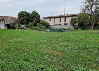 WhatsApp Image 2024-10-15 at 09.15.24.jpeg - Terreno edificabile Viale Europa, Acquanegra Cremonese - foto 1