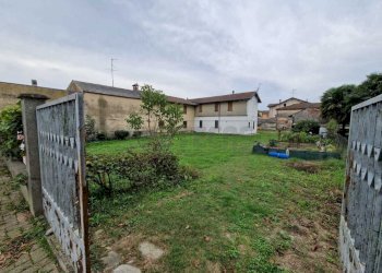 WhatsApp Image 2024-10-15 at 09.15.23.jpeg - Terreno edificabile Viale Europa, Acquanegra Cremonese - foto 2