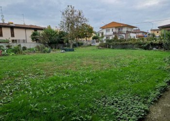 WhatsApp Image 2024-10-15 at 09.15.25 (2).jpeg - Terreno edificabile Viale Europa, Acquanegra Cremonese - foto 4