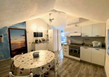 1497_1235784_huiwe.jpg - Mansarda Via P. Ratti 44, Ameglia - foto 2