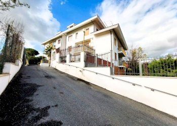 esterno (1).jpeg - Appartamento Via Diano San Pietro, Diano Castello - foto 9