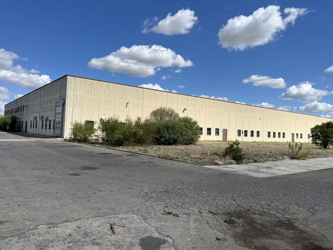 IMG_3460 2.JPG - Locale Commerciale Zona Industriale si San Nicola, Melfi - foto 1