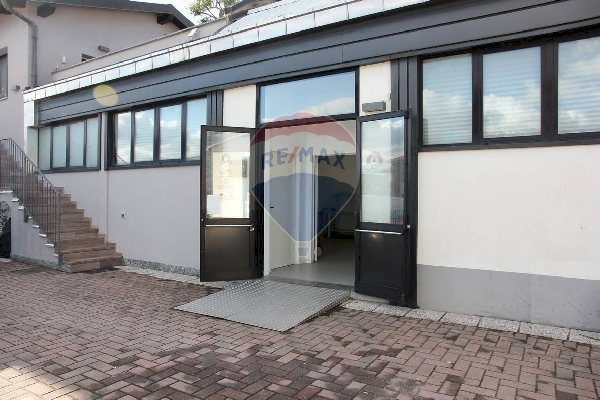 Warehouse Via Lombardia, Lurate Caccivio - photo 1