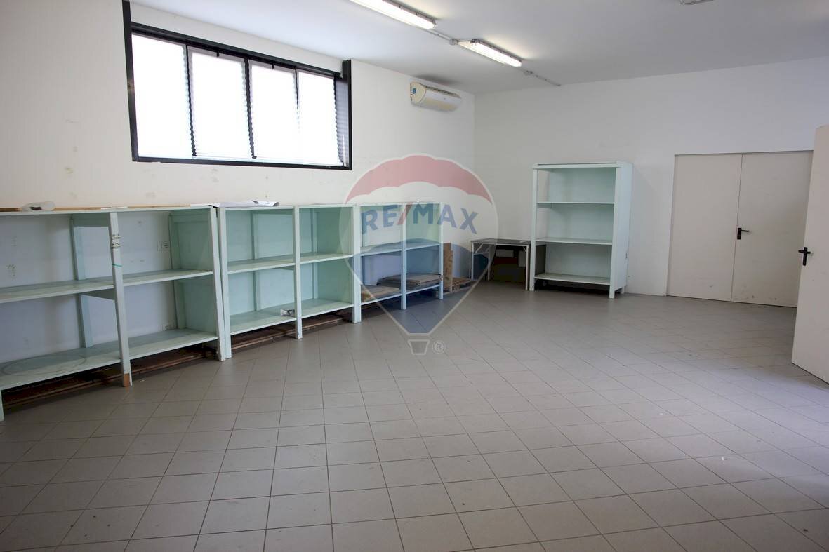 Warehouse Via Lombardia, Lurate Caccivio - photo 3