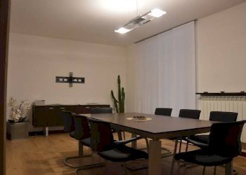 Stanza arredata - Ufficio via Statuto, Gallarate - foto 1