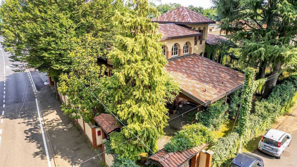 ESTERNI - Villa via Ambrogio Colombo, 28, Gorla Minore - foto 1