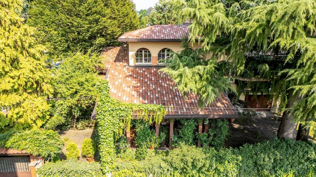 ESTERNI - Villa via Ambrogio Colombo, 28, Gorla Minore - foto 2