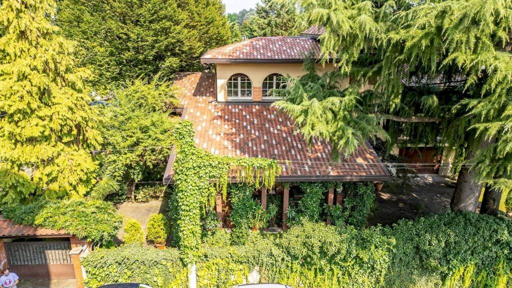 ESTERNI - Villa via Ambrogio Colombo, 28, Gorla Minore - foto 3