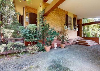 INGRESSO - Villa via Ambrogio Colombo, 28, Gorla Minore - foto 10