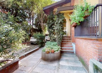 ESTERNI - Villa via Ambrogio Colombo, 28, Gorla Minore - foto 15