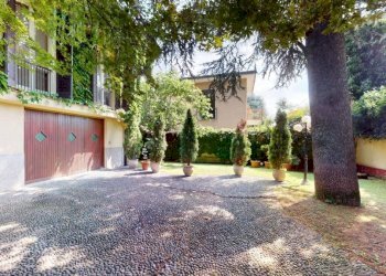 ESTERNI - Villa via Ambrogio Colombo, 28, Gorla Minore - foto 8