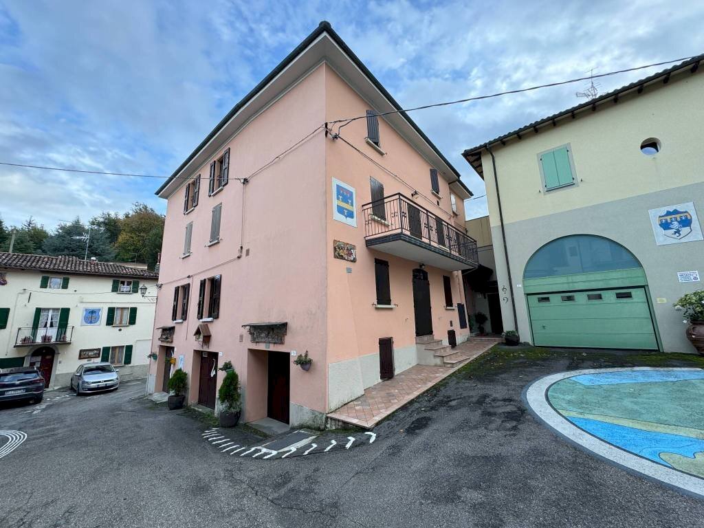 Piscina - Quadrilocale via Fratelli Benassi, 14, Vergato - foto 1