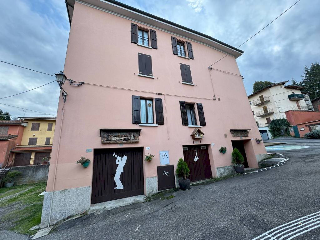 Facciata - Quadrilocale via Fratelli Benassi, 14, Vergato - foto 2