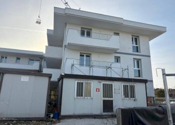 Facciata - Trilocale via 24 Maggio, 51, San Vittore Olona - foto 1