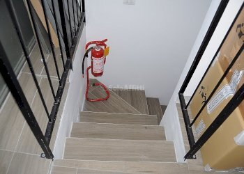 SCALA INTERNA - Locale Commerciale Via Mazzini Giuseppe 3, Settimo Torinese - foto 11