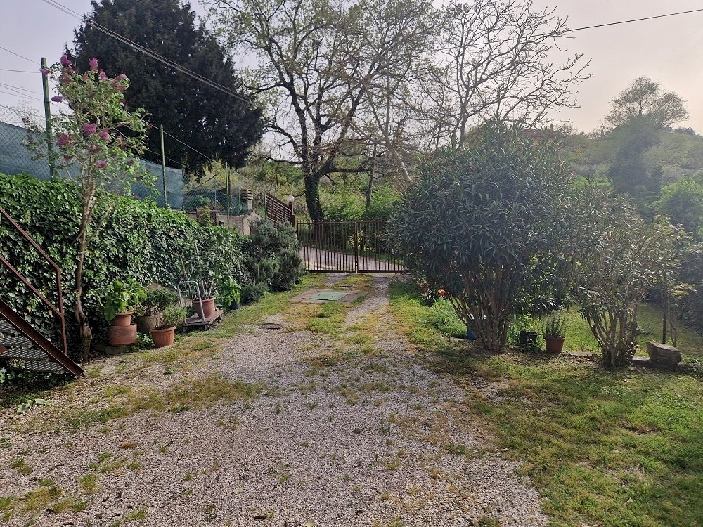 giardino - Casa indipendente Strada Ponte della Pietra 12, Perugia - foto 3