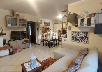 3pertini.jpg - Appartamento Dicomano - foto 3