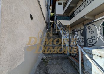 Scalinata che dal circolo sale alla casa.jpg - Villa via case garoni 29, Intragna - photo 5