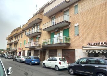 WhatsApp Image 2024-10-16 at 16.04.20.jpeg - Locale Commerciale Via Imperatore Adriano, Tivoli - foto 1