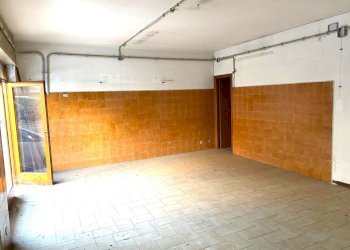 WhatsApp Image 2024-10-15 at 19.11.58.jpeg - Locale Commerciale Via Imperatore Adriano, Tivoli - foto 2