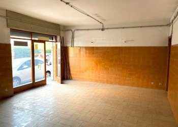 WhatsApp Image 2024-10-15 at 19.12.02 (1).jpeg - Locale Commerciale Via Imperatore Adriano, Tivoli - foto 6